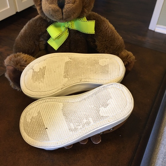 Old Navy Toddler, Triple Strap Dress Sneaker; sz 7 - Picture 4 of 7